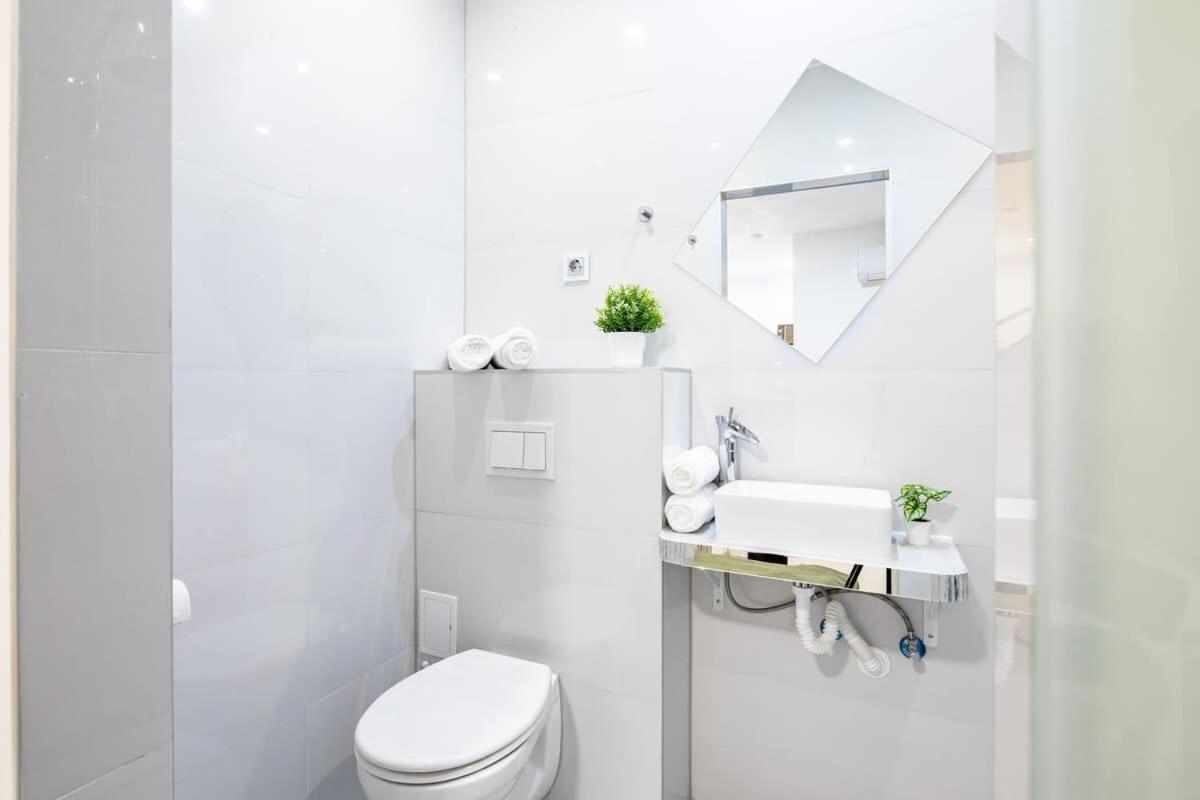 Central - New - Peaceful Apartmán *